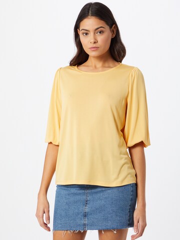 Soft Rebels T-shirt 'Ninella' i gul: framsida