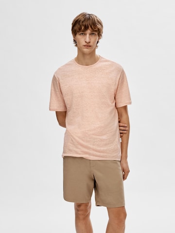 T-Shirt 'Bet' SELECTED HOMME en rose : devant