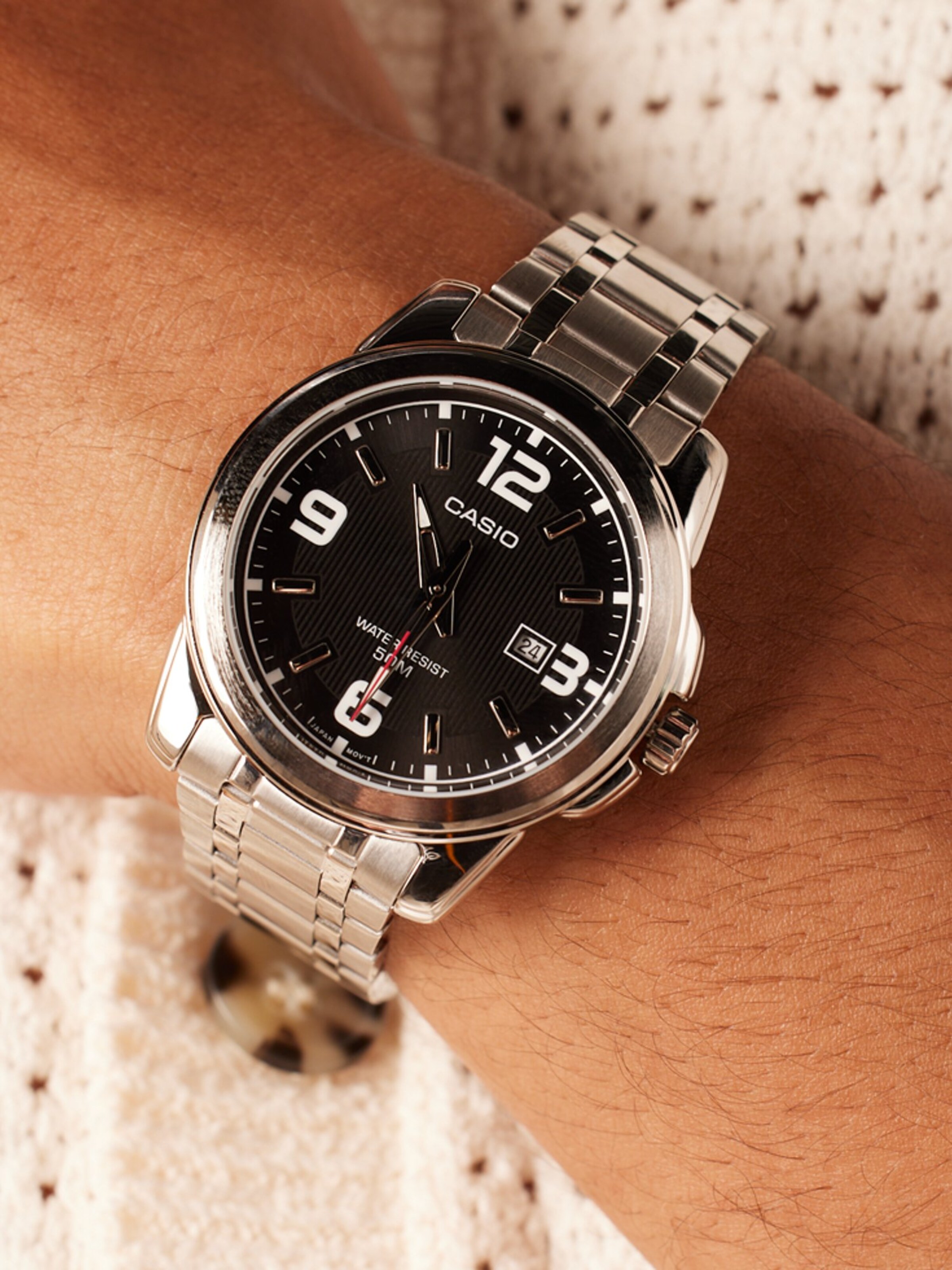 CASIO Analog Watch in Silver