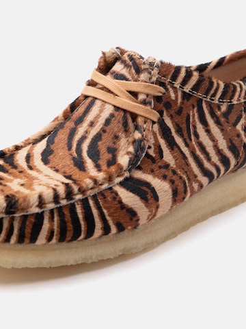 Clarks Originals Mokaszin 'Wallabee' - barna