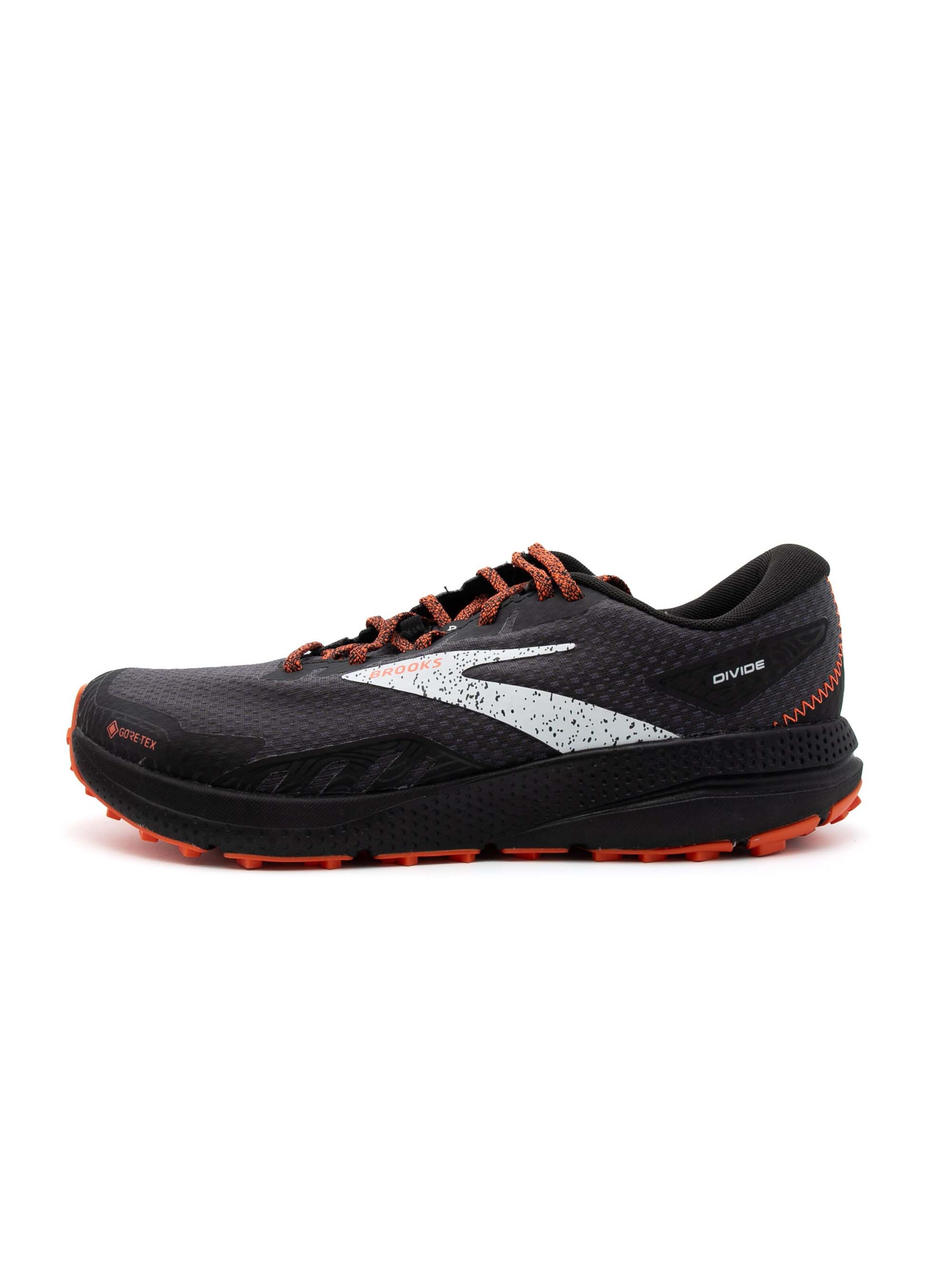 BROOKS Running shoe in Black: front