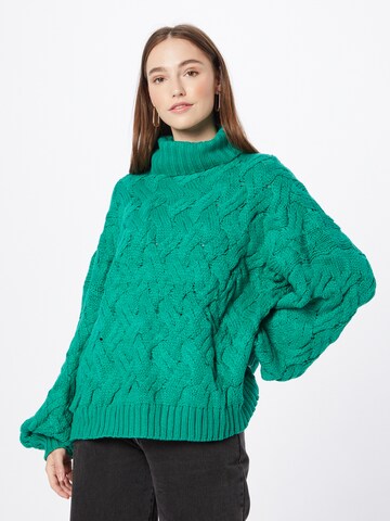 In The Style Sweater 'BILLIE FAIERS' in Green: front