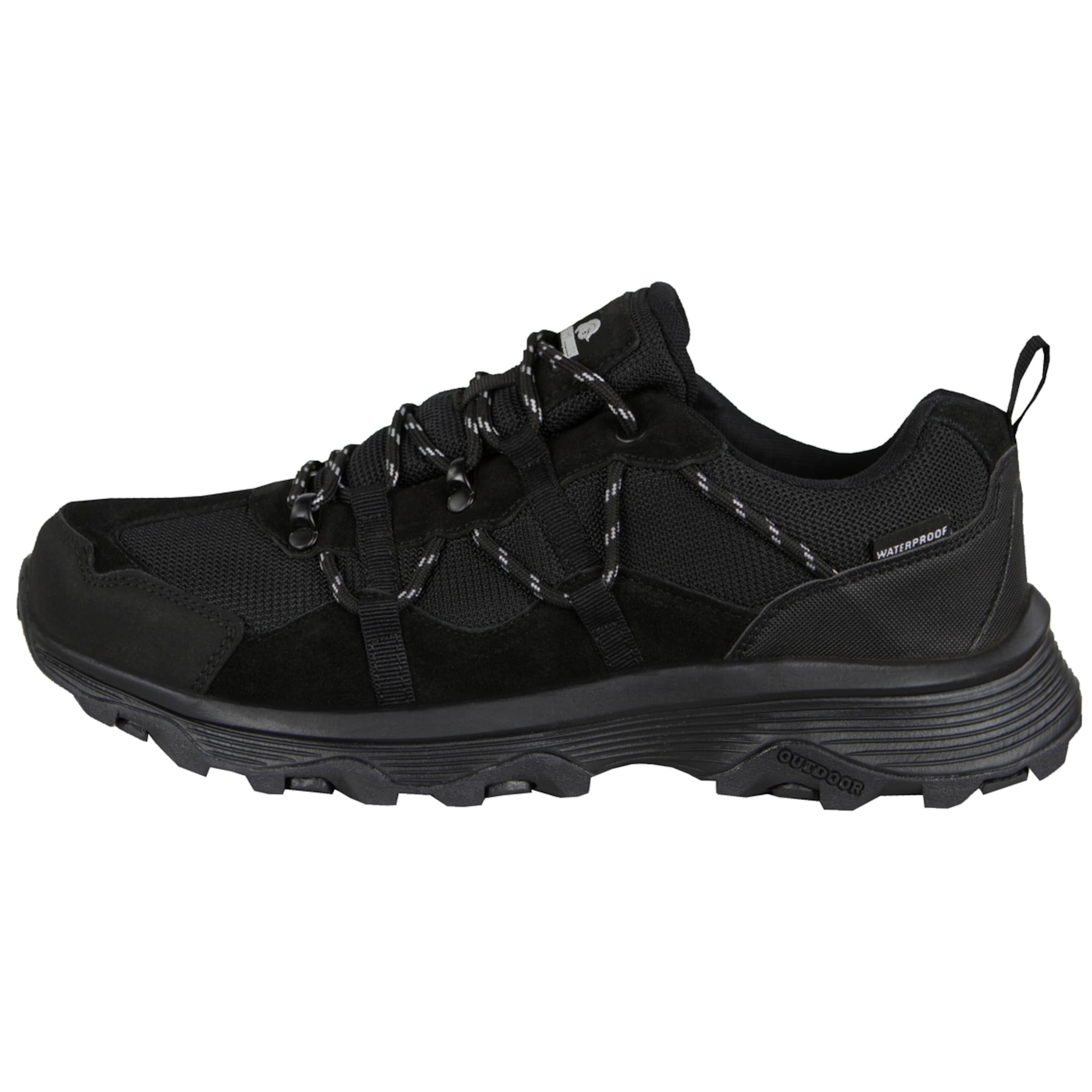 Guggen Mountain Low shoe in Black