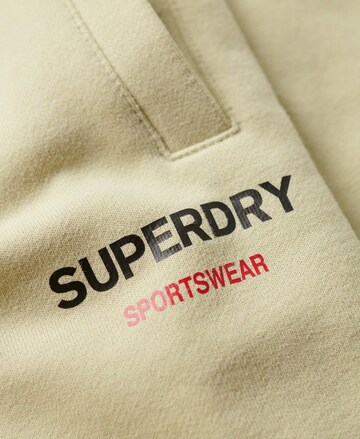 Effilé Pantalon Superdry en jaune