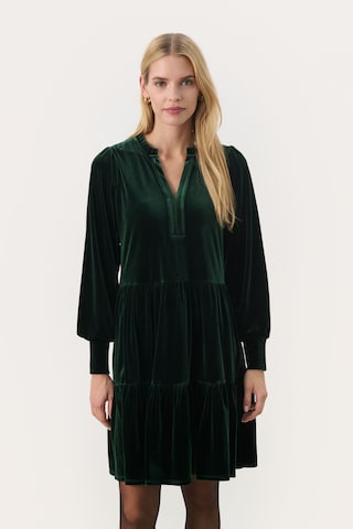 Robe 'Viggase' Part Two en vert : devant