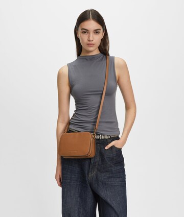 Liebeskind Berlin Crossbody in Braun: Vorderseite