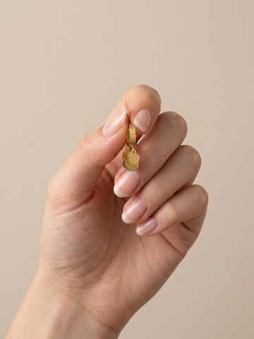 Orecchini 'NORA Waterproof 18K Gold Plated Huggies – Brushed Stainless Steel' di DNSK Copenhagen in oro