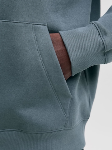 JACK & JONES Sweatshirt in Blau