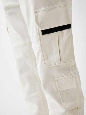 Bershka Tapered Cargo Pants in White