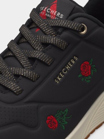 SKECHERS Низкие кроссовки 'UNO - CHAMPAGNE & ROSES' в Черный