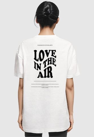 Merchcode Oversized Shirt 'Love In The Air' in White: front