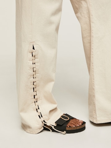 Pepe Jeans Lużny krój Spodnie 'LACE' w kolorze beżowy