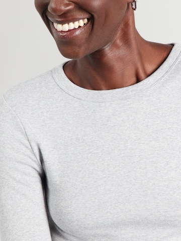 GAP Koszulka w kolorze szary