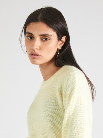 Pullover 'Britta' di Lindex in giallo