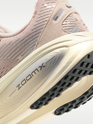 NIKE Running Shoes 'Vomero 18' in Beige