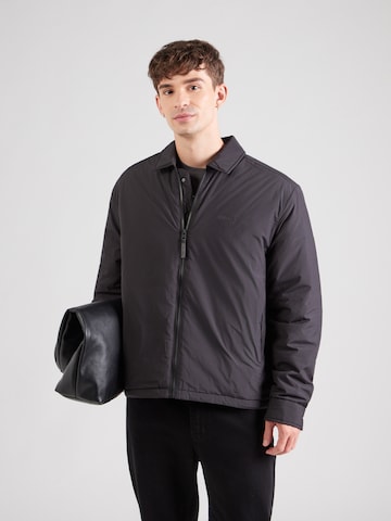 Lyle & Scott Between-season jacket in Black: front
