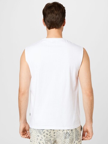 !Solid Тениска в бяло