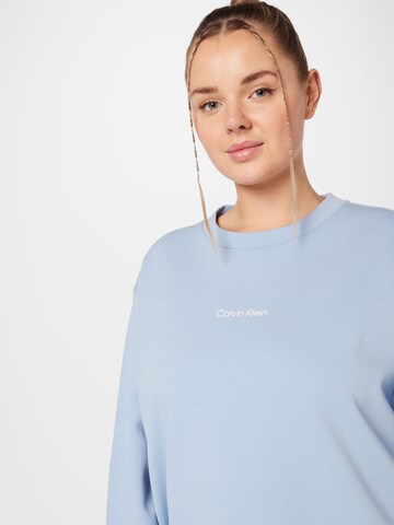 Felpa di Calvin Klein Curve in blu