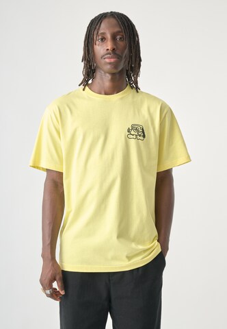 Cleptomanicx Shirt 'Connected' in Yellow: front