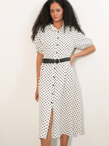 Bigdart Dress in White: front
