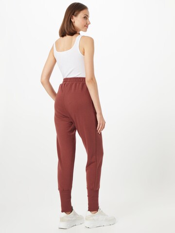 Public Desire Tapered Broek in Rood