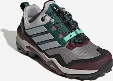 ADIDAS TERREX Półbuty 'SKYCHASER' w kolorze szary: przód