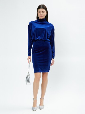 Abito di Influencer in blu