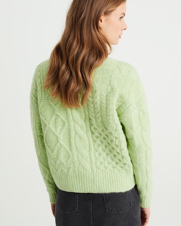 WE Fashion Sweater in Green