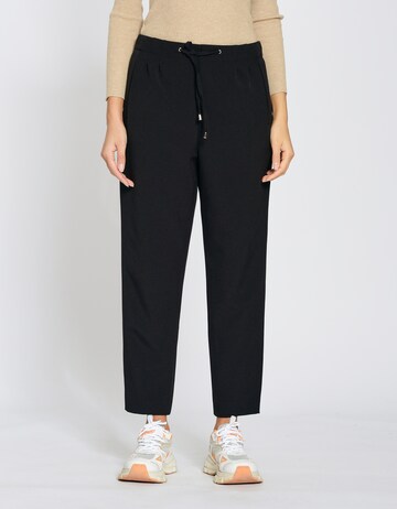 Gang Loosefit Broek '94Ava' in Zwart: voorkant