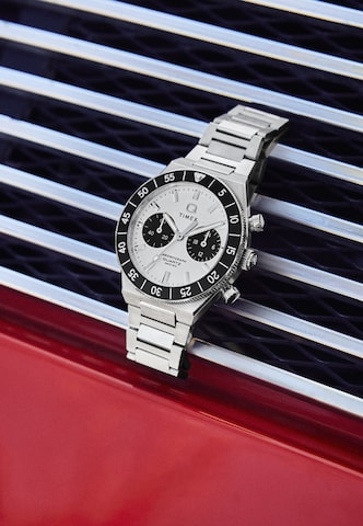 Montre à affichage analogique TIMEX en argent