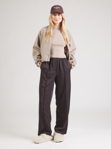 Top in maglia 'ONLMAJLI' di ONLY in grigio