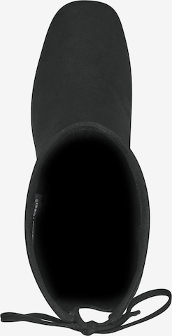 MARCO TOZZI حذاء برقبة عالية بلون أسود