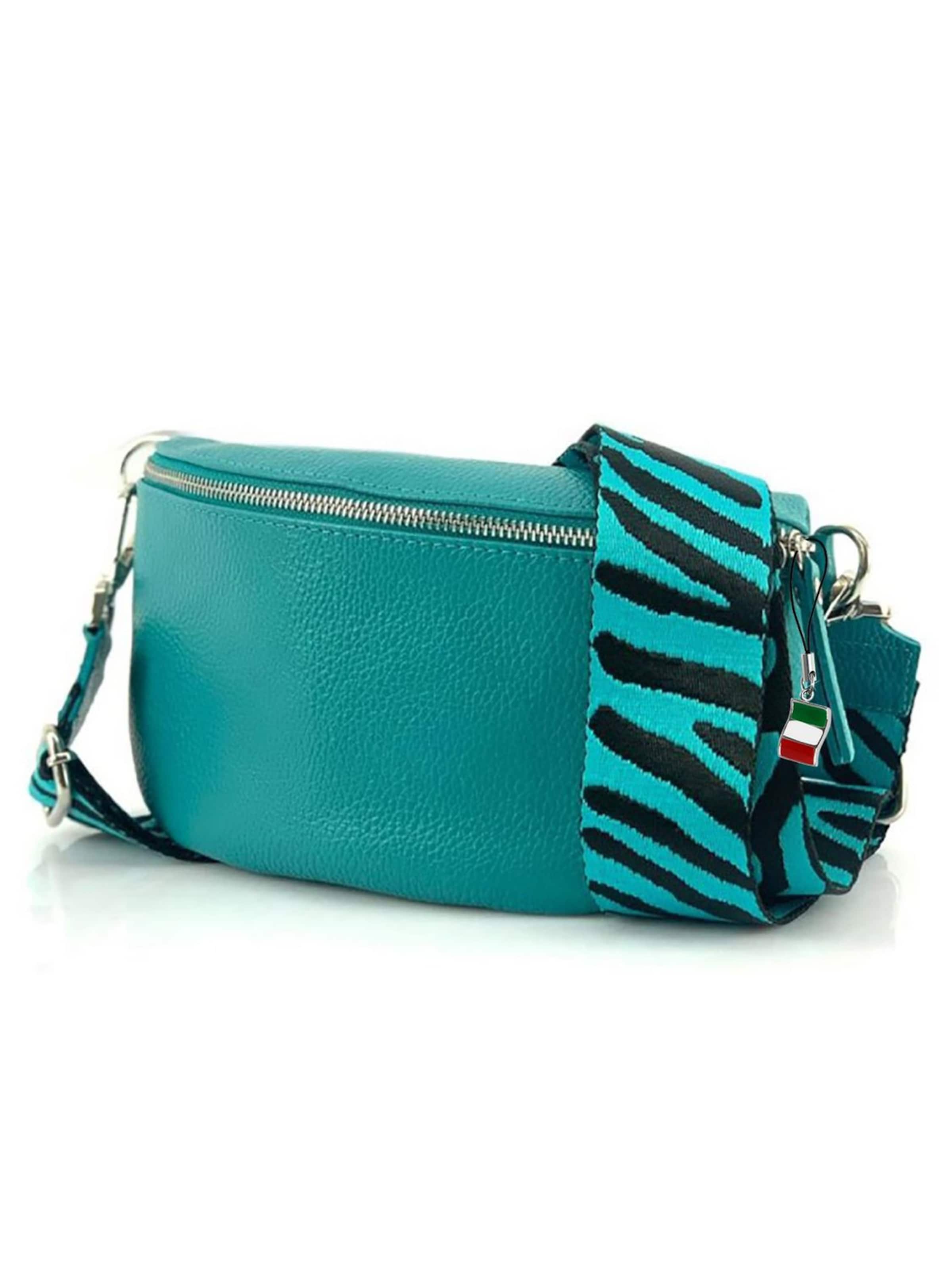 Florence Heuptas in Blauw