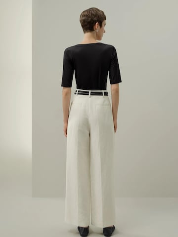 Lilysilk Shirt 'Seide Breeze Jersey V-Ausschnitt Basic T-Shirt' in Zwart