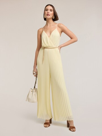 MOTIVI Jumpsuit in Yellow: front