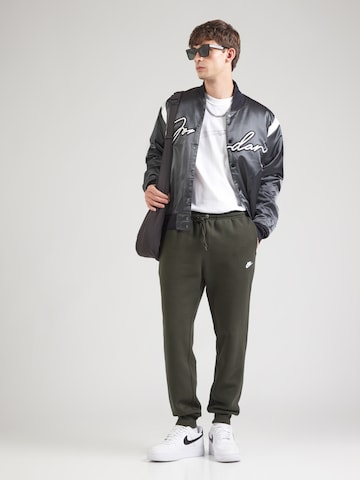 Nike Sportswear Tapered Nadrág 'CLUB' - zöld