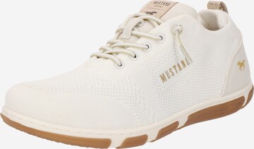 MUSTANG Sneaker low i hvid: forside