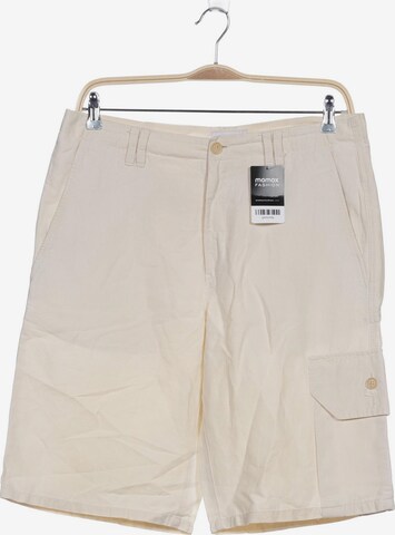 Closed Shorts in 33 in White: front