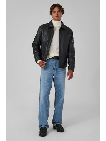 GUESS Between-Season Jacket in Black
