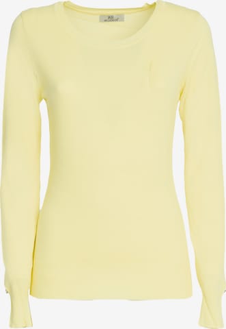 Pullover di Influencer in giallo: frontale