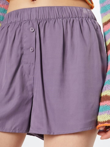 Regular Pantalon 'Noah' WEEKDAY en violet