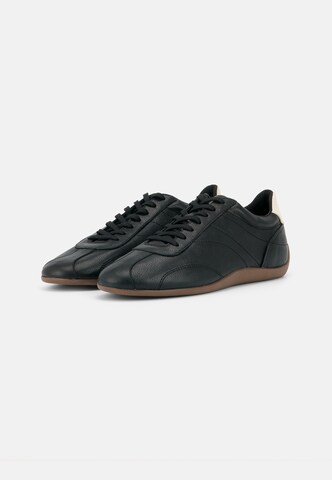 VAGABOND SHOEMAKERS Sneakers 'HOLLIE' in Black