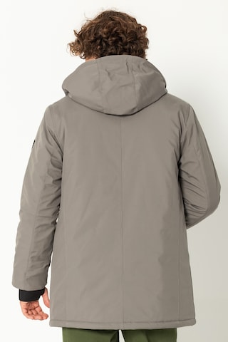 Ron Tomson Winterjacke, Model trägt Größe M in Grau