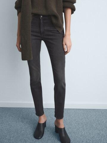 MANGO Слим фит Дънки 'NEWISA' в сиво: отпред