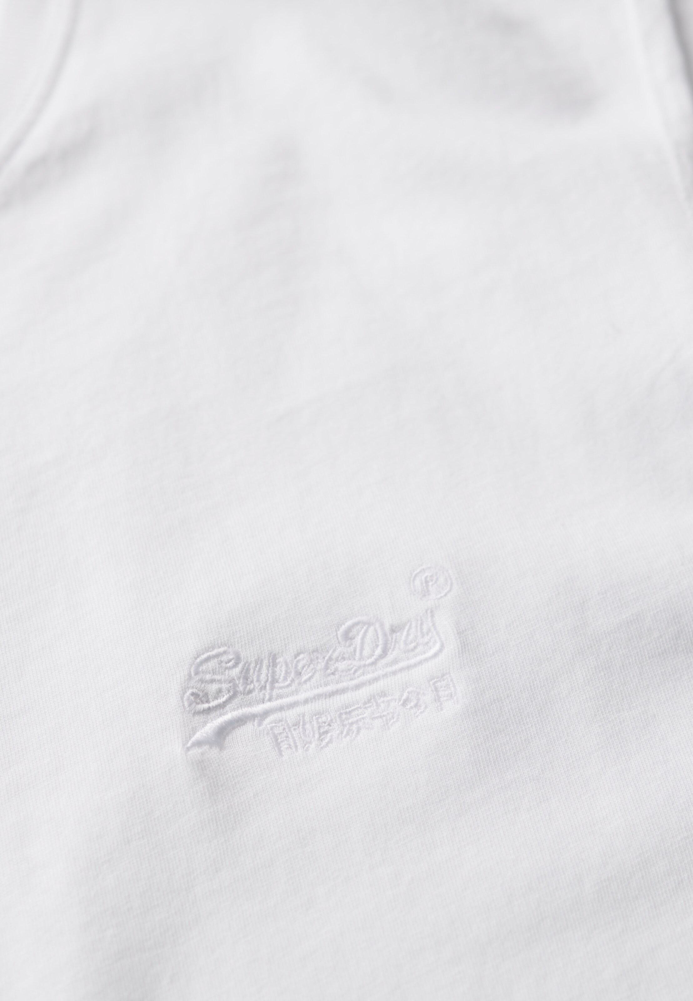T-Shirt 'Essential' Superdry en blanc