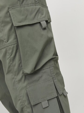 JACK & JONES Regular Cargo Pants in Green