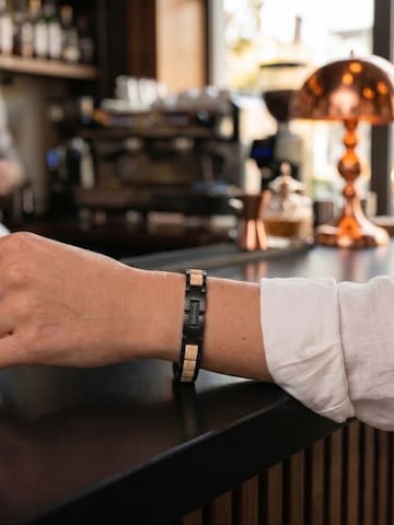 Holzwerk Armband 'EMMSEE' in Beige: voorkant