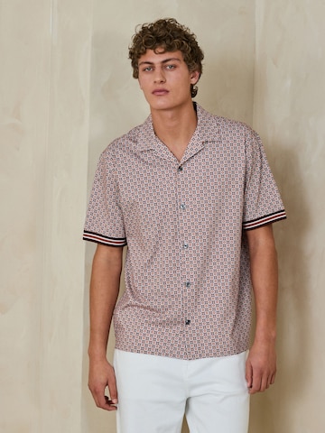 Next Regular fit Srajca | rjava barva: sprednja stran