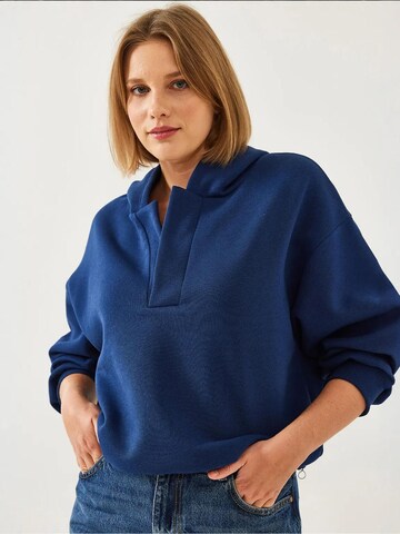 Bianco Lucci Sweatshirt in Blauw