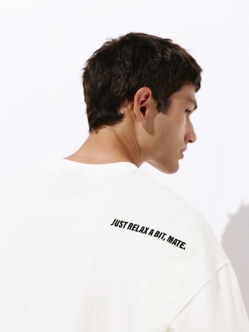 Pull&Bear Shirt in White